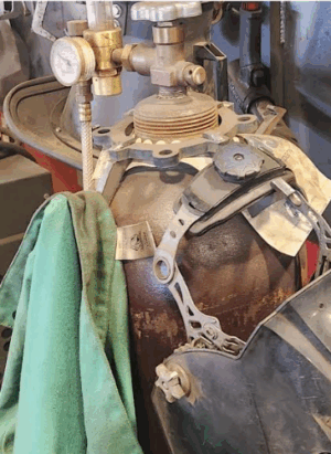 WELDING TANK ORGANIZING RACK