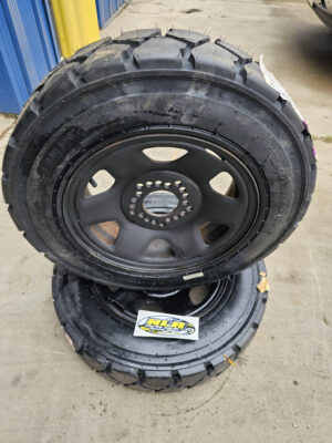 6 SPOKE TOYOTA WHEELS NARROWED WITH 550 SAMSONS (2)